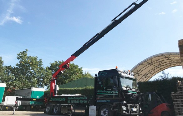 Stärkster Kran im Fuhrpark Mader Transporte
