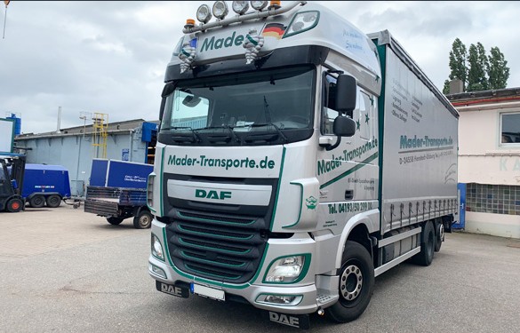 Motorwagen mit Hebebühne – Mader Transporte Spedition Henstedt-Ulzburg